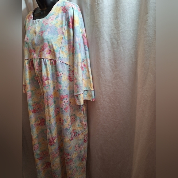 Amanda Stewart vintage nightgown robe /Muumuu floral size large has pockets. - Picture 3 of 7